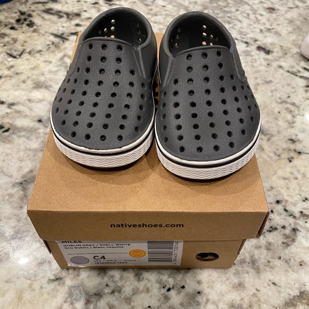 NATIVE Miles NWT